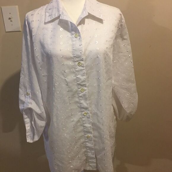 Drapors and Damons Women’s button up shirt - Picture 3 of 9
